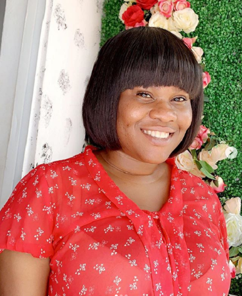 Sleek Rounded Short Hairstyle with Fringe for Black Women
