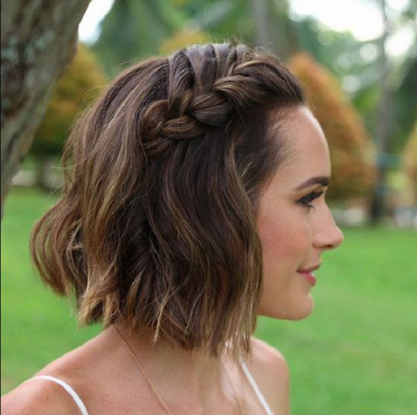 Wavy Hairstyle with Thick Side Braid