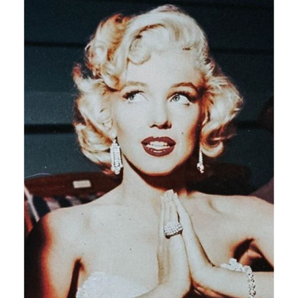 Marilyn Curls
